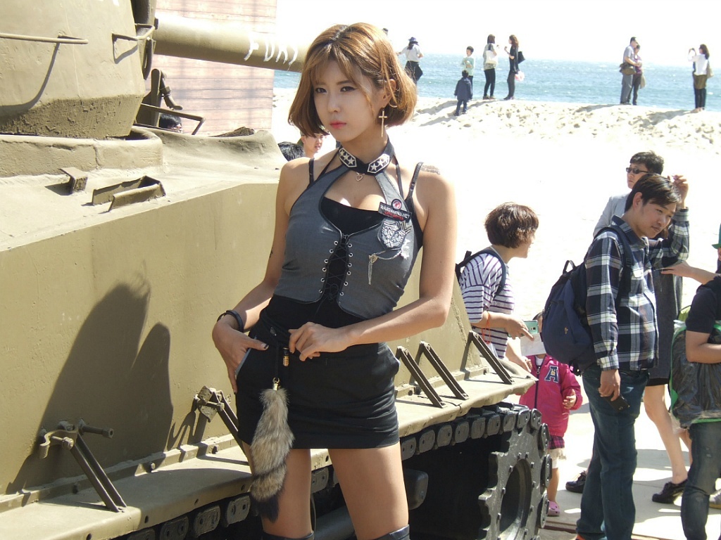 韩国顶级Showgirl许允美 釜山坦克世界 2